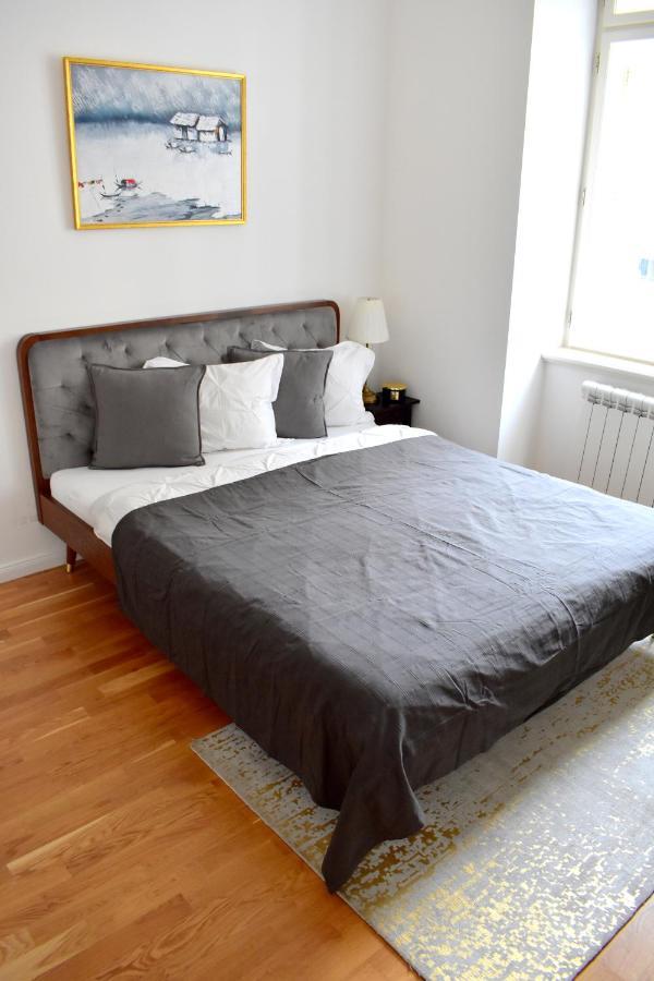 Lovely Apartment In Center Прага Экстерьер фото